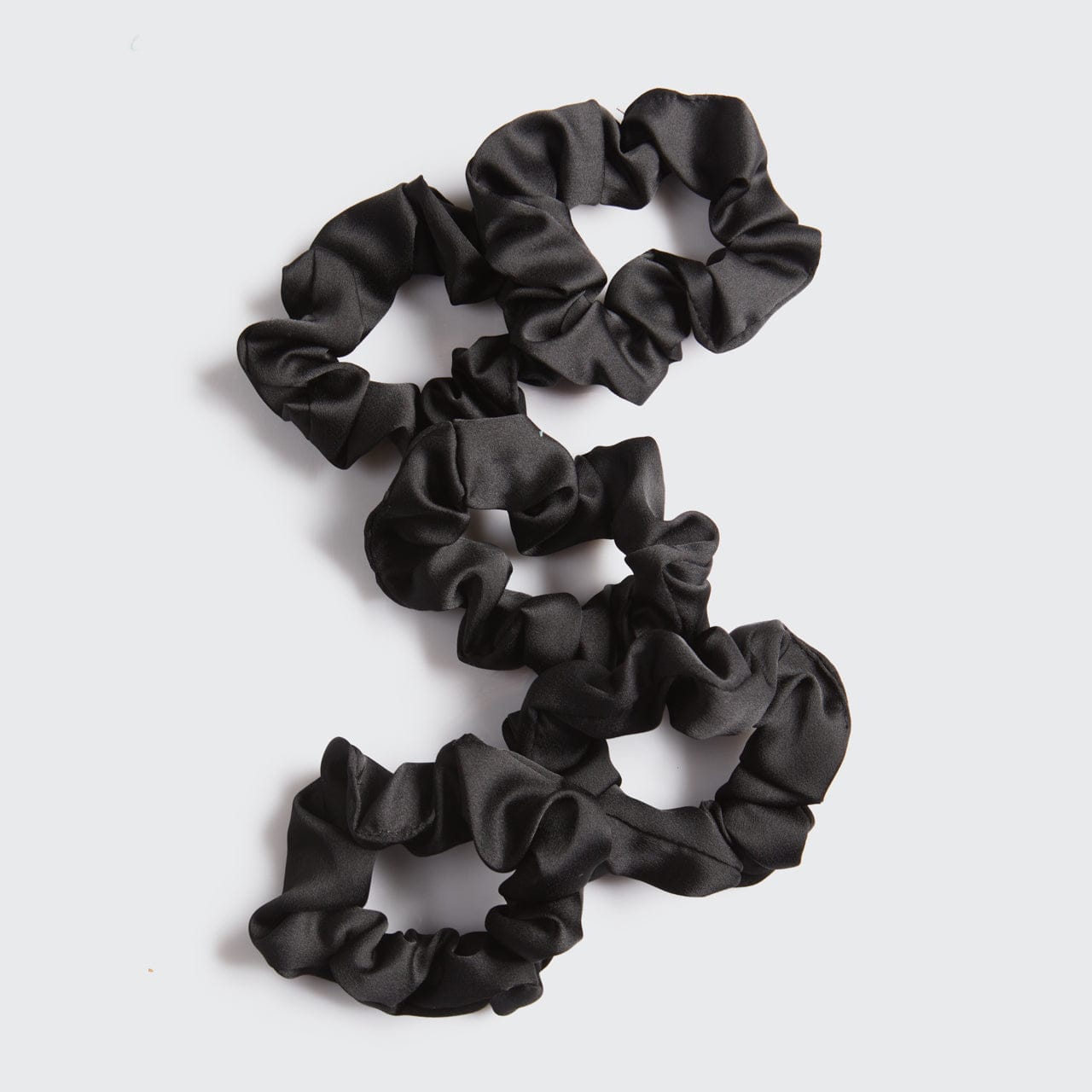 1627-Sleep-satin-scrunchie-black