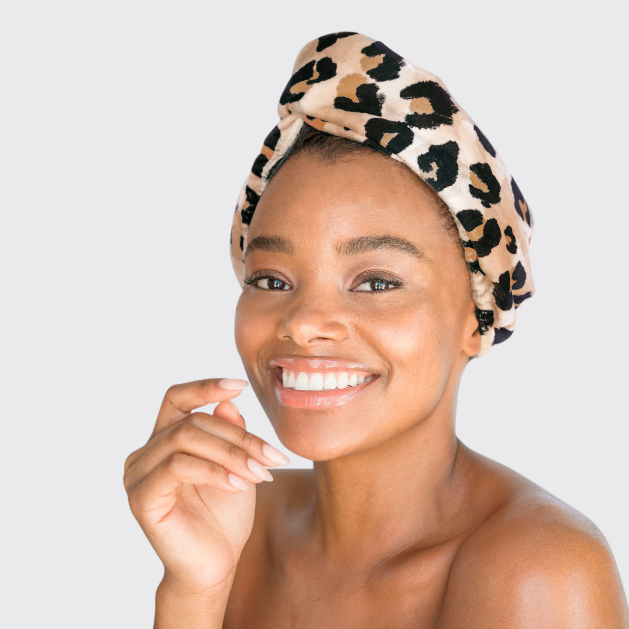 4921-beauty-cleanse-hairTowel-leopard