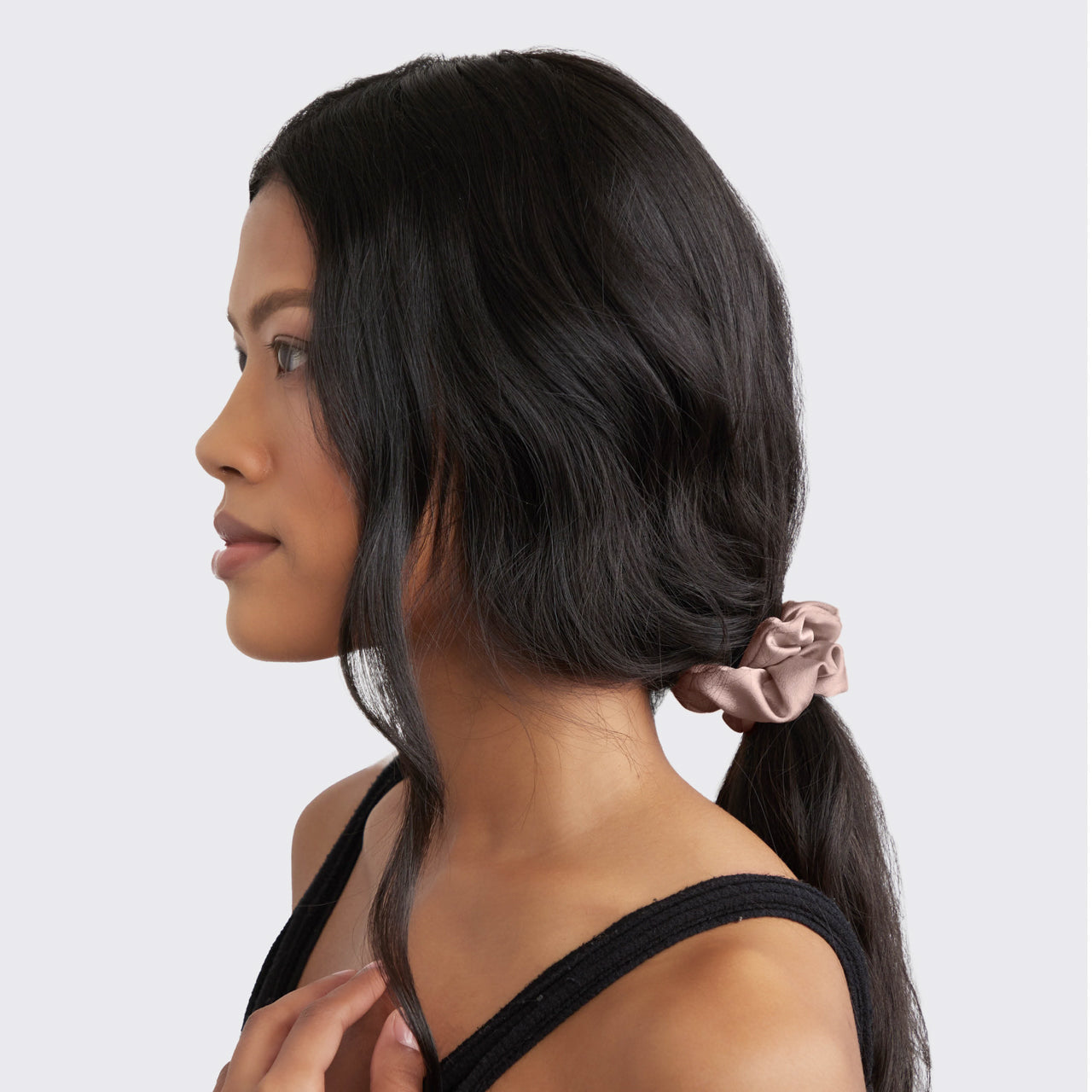 9265-Sleep-lifestyle-holiday-satin-scrunchie-cameo
